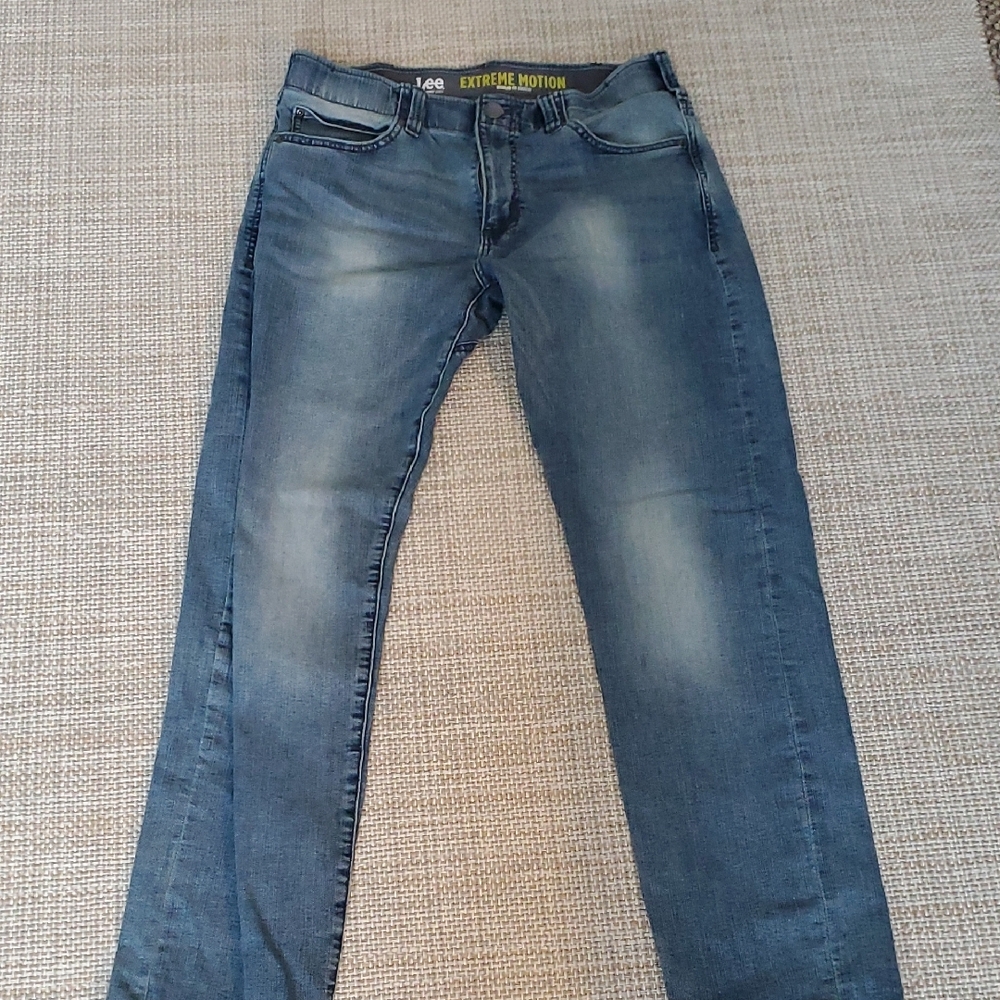 Lee Blue Relaxed Fit Jeans with Classic Style